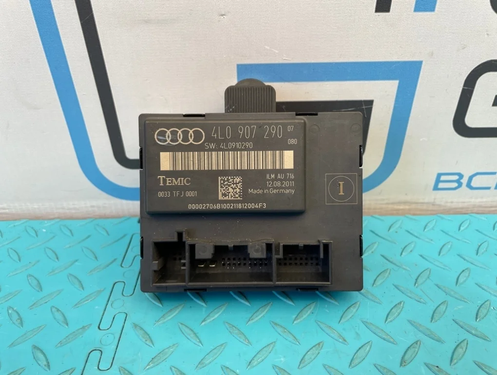 Блок двери Audi Q7 2011 4L0910290A 4LB CJTC 3.0