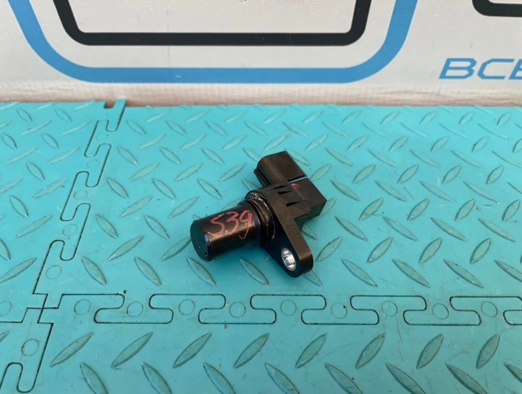 Датчик скорости Mitsubishi Pajero 2010 MR518300 V93W 6G72 3.0