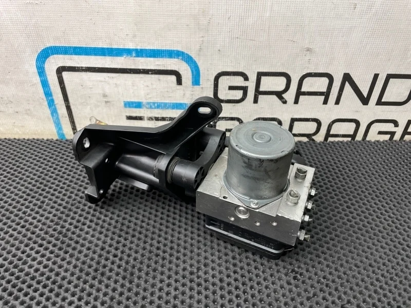 Блок ABS Mercedes-Benz E-Class 2010 2124312912 W212 642.850 3.0