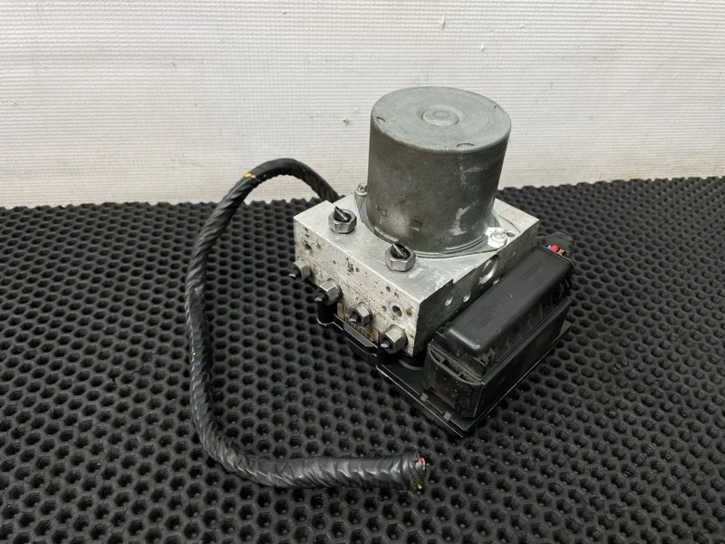 Блок ABS Bmw X3 2006 34513424682 E83 M47D20 2.0