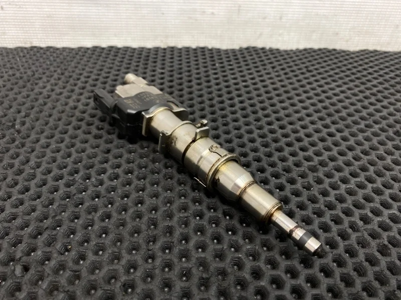 Форсунка топливная Bmw 7-Series 2010 13537585261 F01 N63B44A 4.4