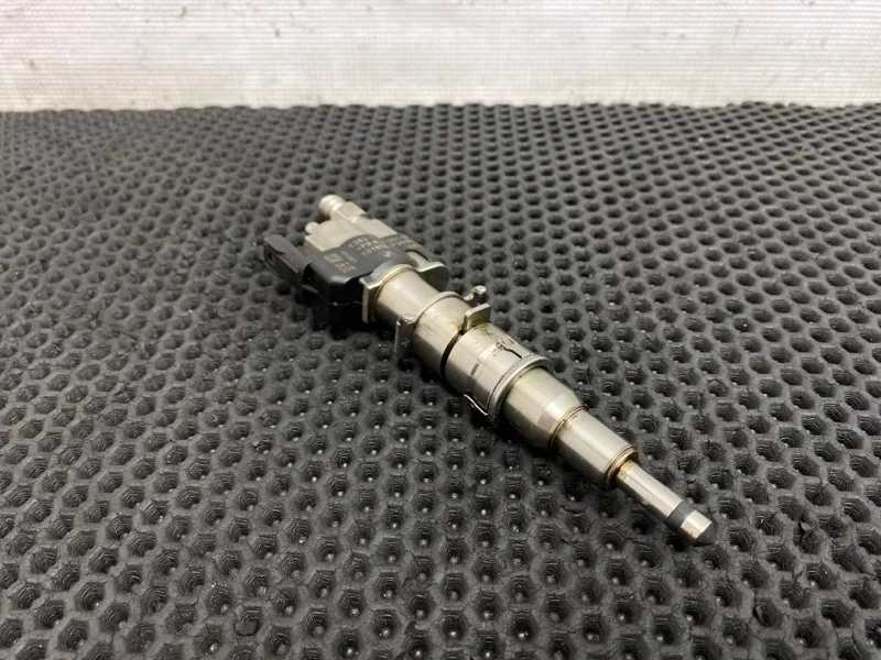 Форсунка топливная Bmw 7-Series 2010 13537585261 F01 N63B44A 4.4