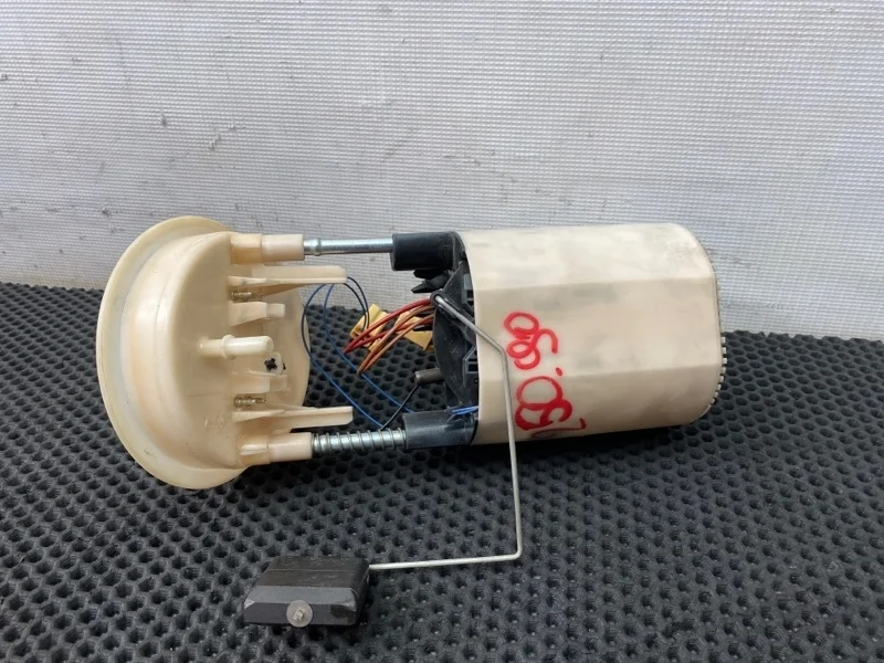 Насос топливный Bmw 3-Series 2008 7197048 E90 N46B20B 2.0