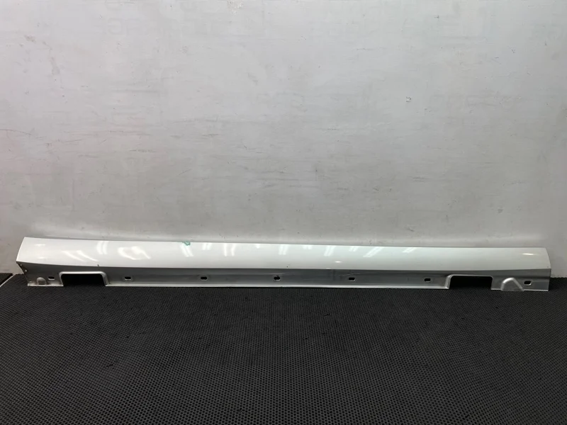 Порог Mercedes-Benz E-Class 2009 2126900840 W212 272.952 3.0, правый