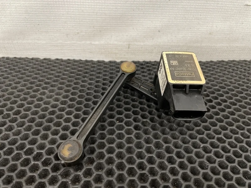 Датчик положения кузова Volvo Xc70 2008 31288273 BZ B6324S 3.2, задний левый