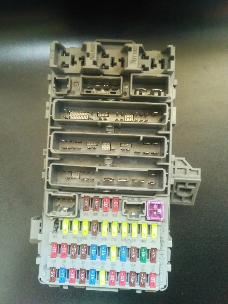 Б.у. блок предохранителей салонный HONDA CR-V RE HONDA CR-V RE