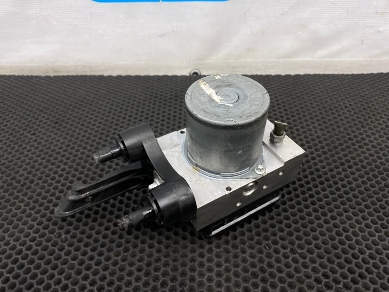 Блок ABS Mercedes-Benz E-Class 2011 2124314712 W212 271.860 1.8