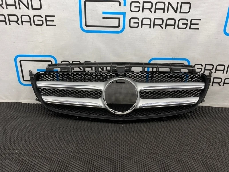 Решетка радиатора Mercedes-Benz E-Class 2017 2138880223 W213 274.920 2.0