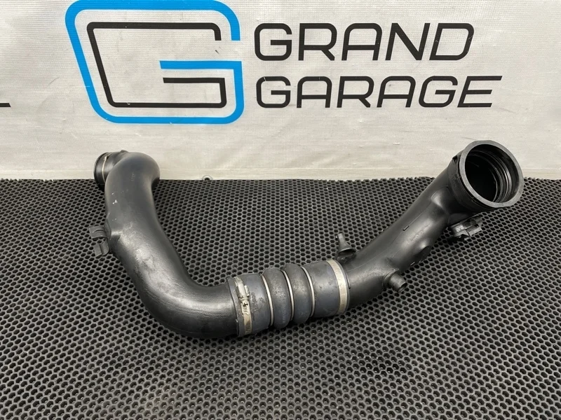 Патрубок интеркулера Bmw X6 2010 13717571350 E71 N55B30A 3.0, левый