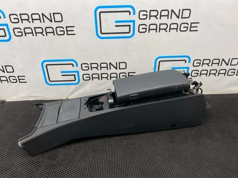 Подлокотник Mercedes-Benz S-Class 2007 A2216802150 W221 272.965 3.5