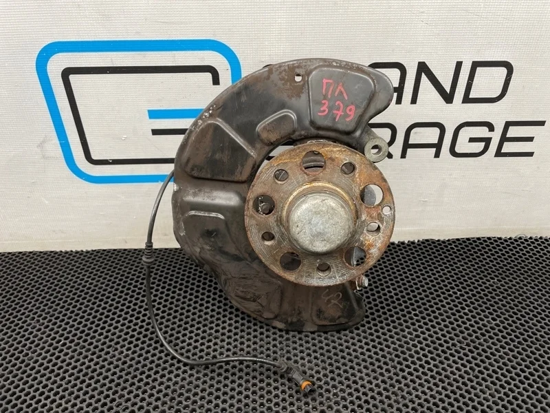 Кулак Mercedes-Benz E-Class 2009 A2123322301 W212 272.952 3.0, передний левый