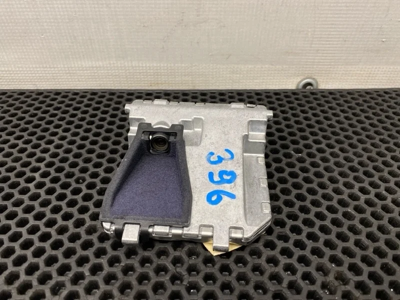 Камера передняя Mercedes-Benz E-Class 2012 A0009051700 W212 276.952 3.5