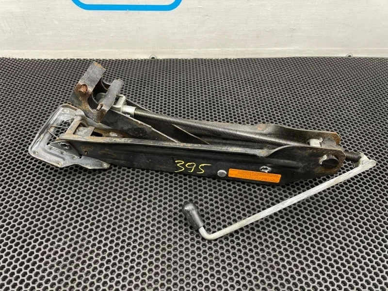 Домкрат Volkswagen Touareg 2006 7L0011031B 7LA BMV 3.2