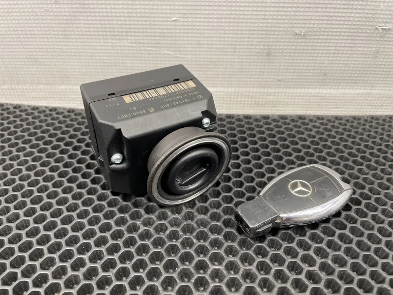 Замок зажигания Mercedes-Benz R-Class 2007 A1649050200 W251 272.967 3.5