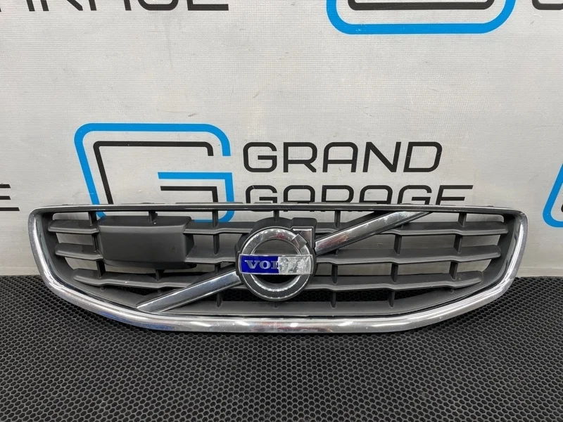 Решетка радиатора Volvo S60 2011 30795040 Y20 B4164T 1.6