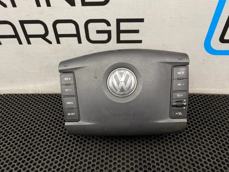 Подушка безопасности в руль Volkswagen Touareg 2006 7L6880201DA 7LA BKS 3.0