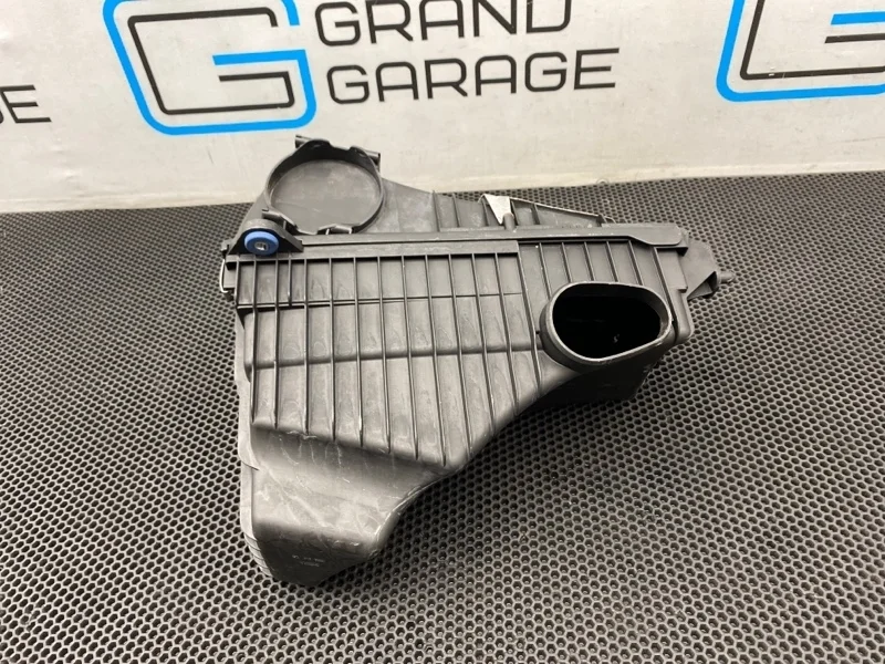 Корпус воздушного фильтра Volkswagen Touareg 2006 7L6129601F 7LA BKS 3.0