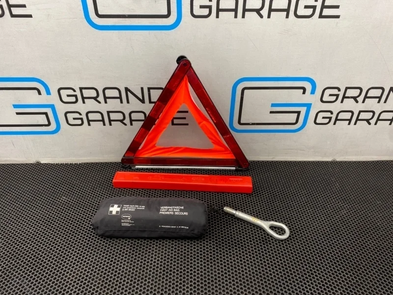 Набор инструментов Mercedes-Benz E-Class 2008 A1688900897 W211 642.920 3.0