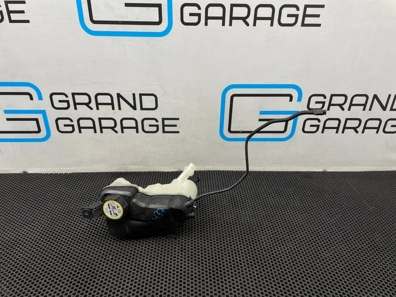 Бачок расширительный Volvo Xc60 2011 6G918K218 DZ B4204T6 2.0