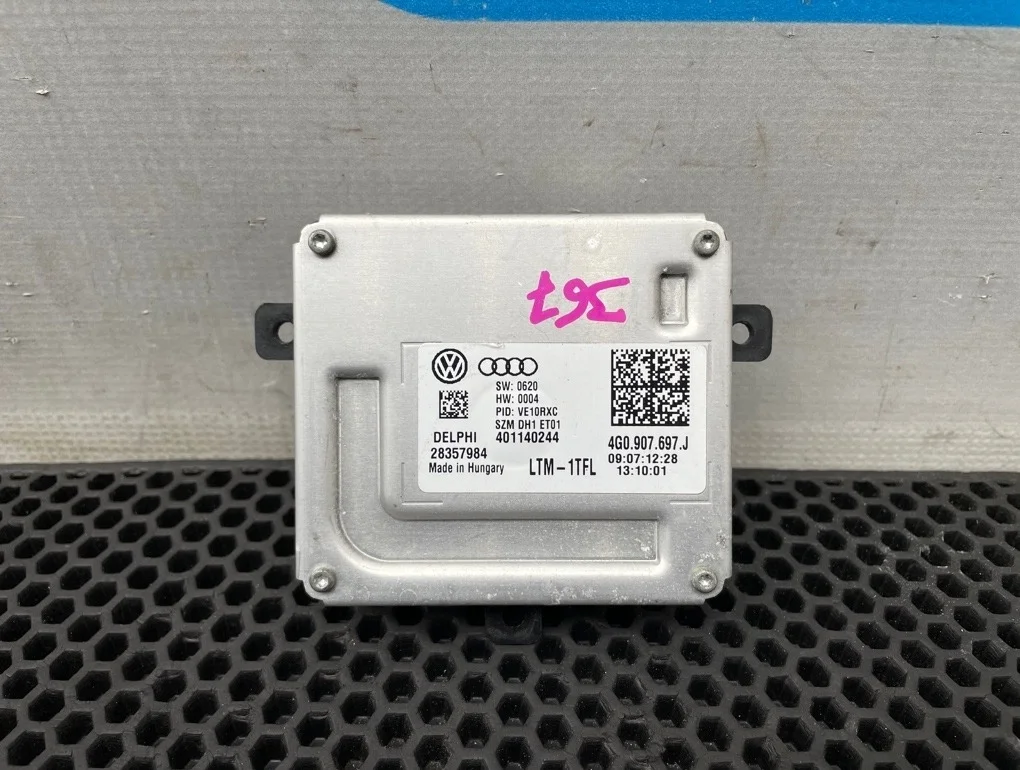 Блок фар Volkswagen Passat Cc 2013 4G0907697J B6 CDAA 1.8