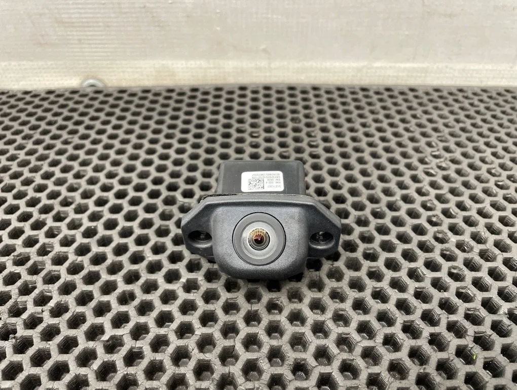 Камера заднего вида Volvo Xc60 2011 31371267 DZ B4204T6 2.0