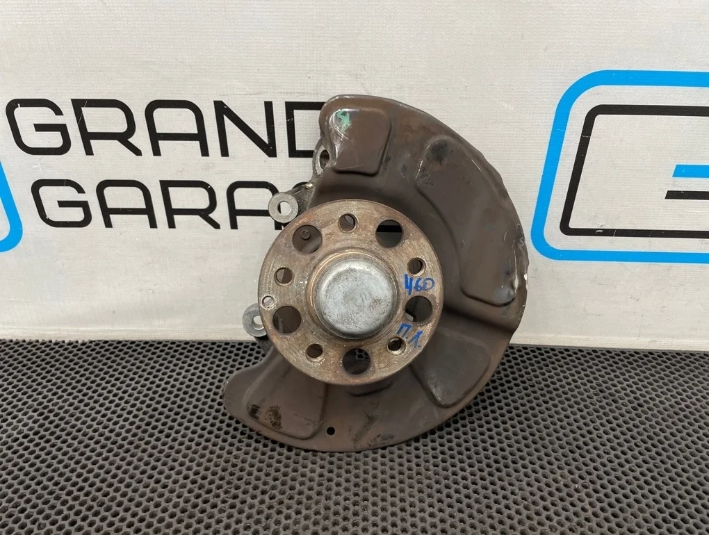 Кулак Mercedes-Benz E-Class 2012 A2123320700 W212 276.952 3.5, передний левый