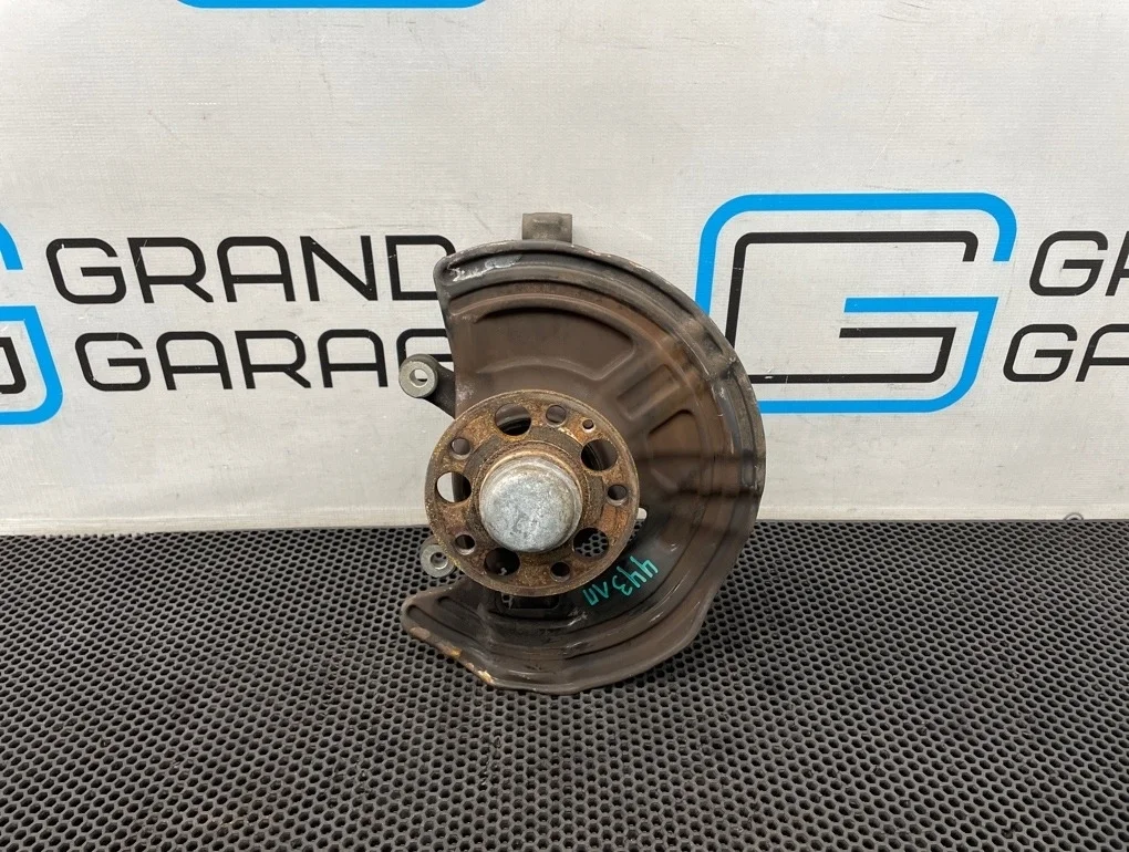 Кулак Mercedes-Benz B-Class 2013 A2463320100 W246 270.910 1.6, передний левый