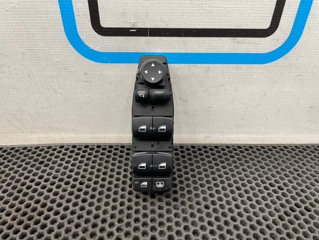 Блок стеклоподъемников Bmw 5-Series 2010 61319179915 F10 N55B30A 3.0, передний правый