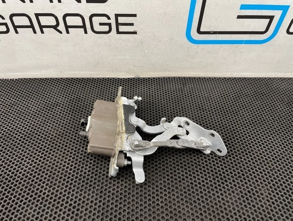 Петля капота Mercedes-Benz E-Class 2009 A2048800128 W212 272.980 3.5, левая