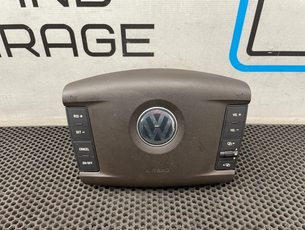 Подушка безопасности в руль Volkswagen Touareg 2006 3D0880203B 7LA BMV 3.2