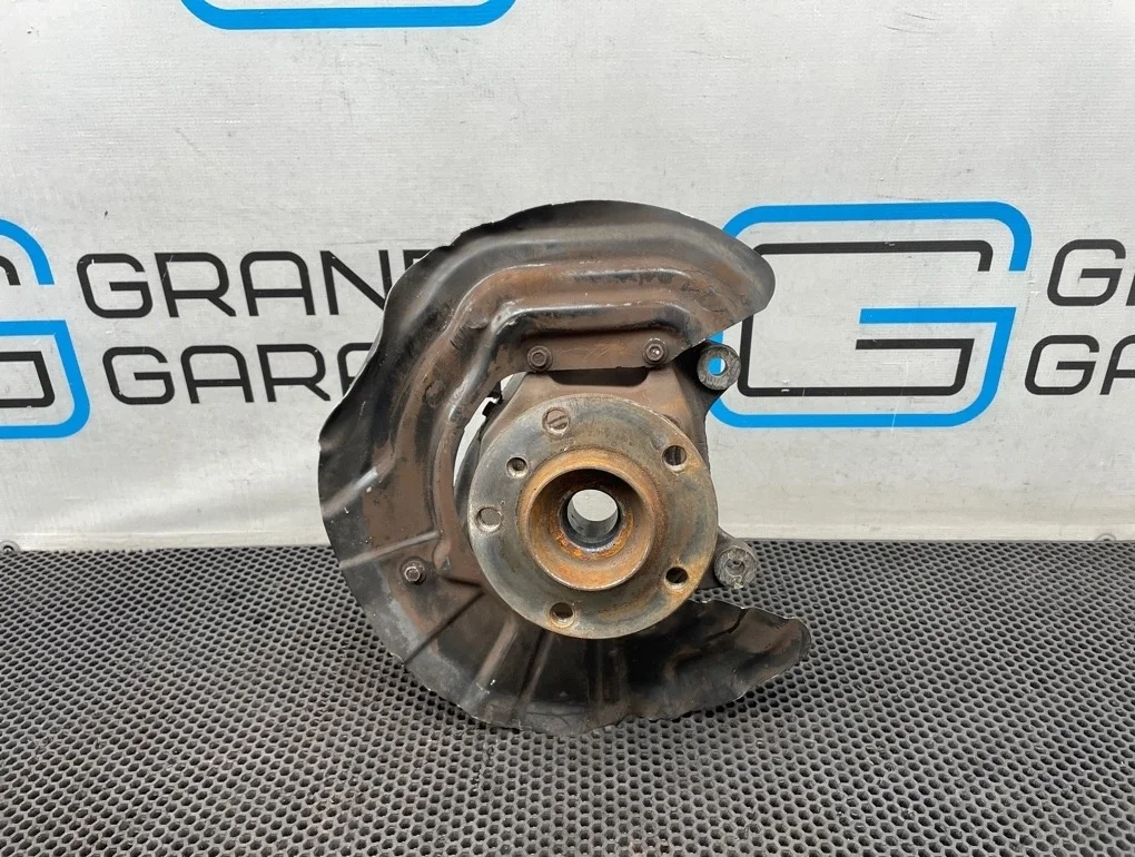 Кулак Bmw X3 2011 31216787679 F25 N52B30A 3.0, передний левый