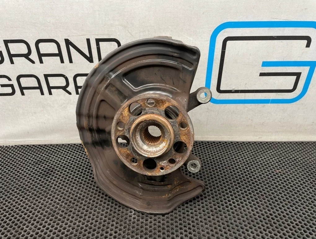 Кулак Mercedes-Benz B-Class 2012 A2463320200 W246 270.910 1.6, передний правый