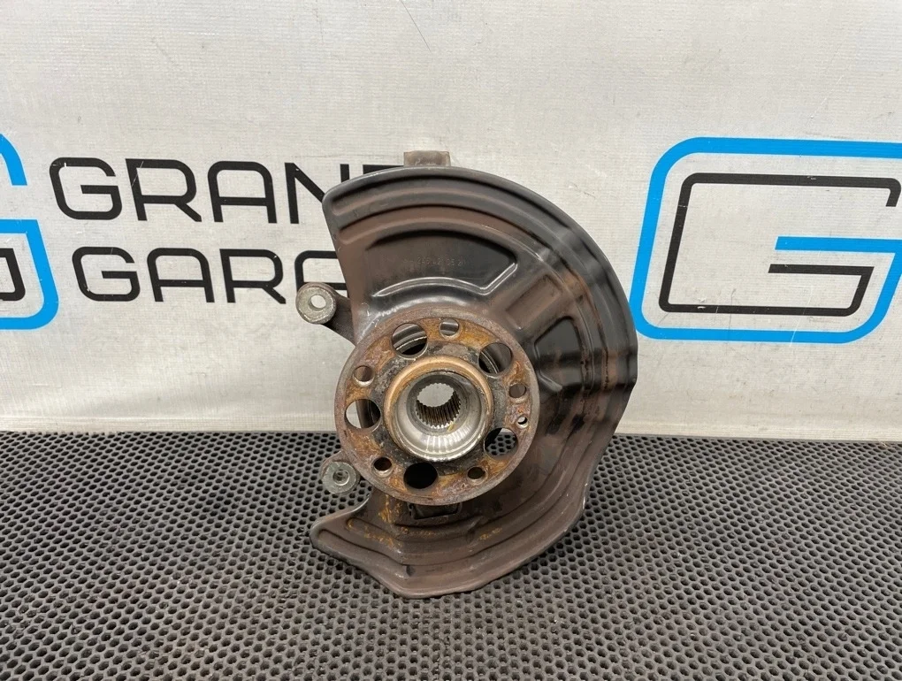 Кулак Mercedes-Benz B-Class 2012 A2463320100 W246 270.910 1.6, передний левый