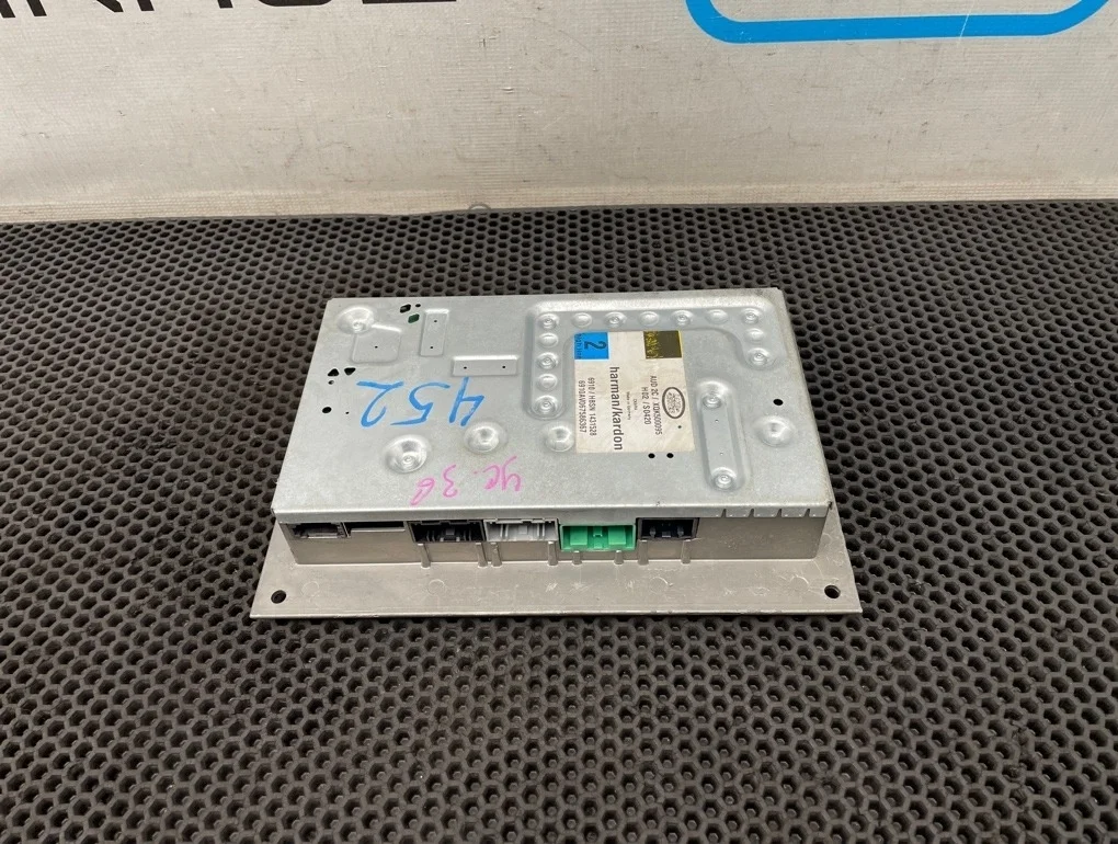 Усилитель звука Land Rover Discovery 2006 XQK500095 L319 406PN 4.0