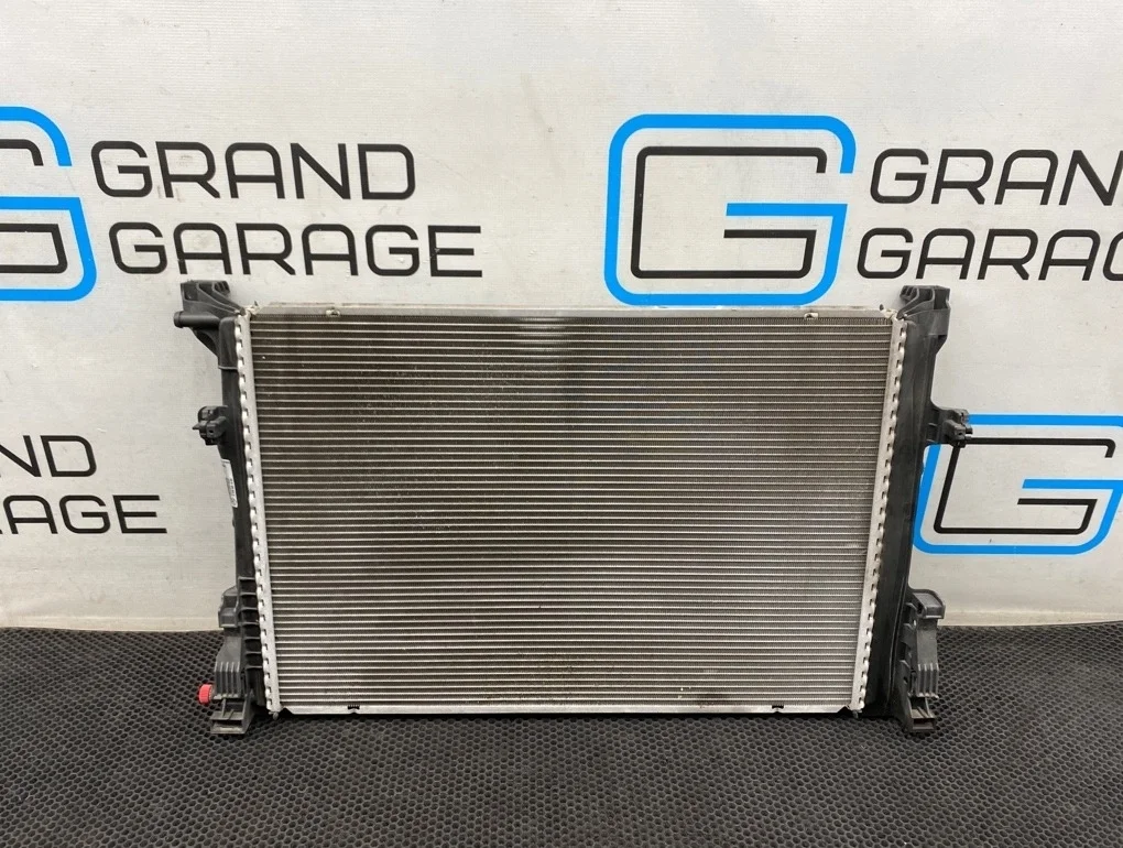 Радиатор охлаждения Mercedes-Benz B-Class 2012 A2465001303 W246 270.910 1.6