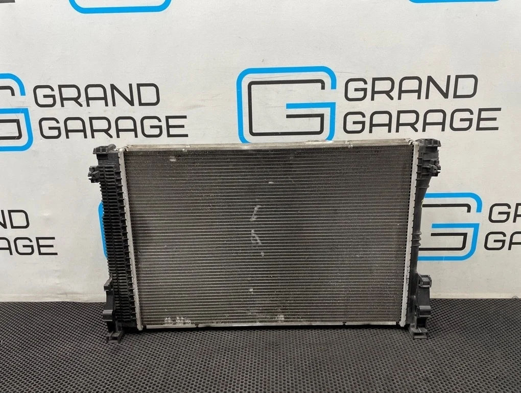 Радиатор охлаждения Mercedes-Benz E-Class 2012 A2045003603 W212 276.952 3.5
