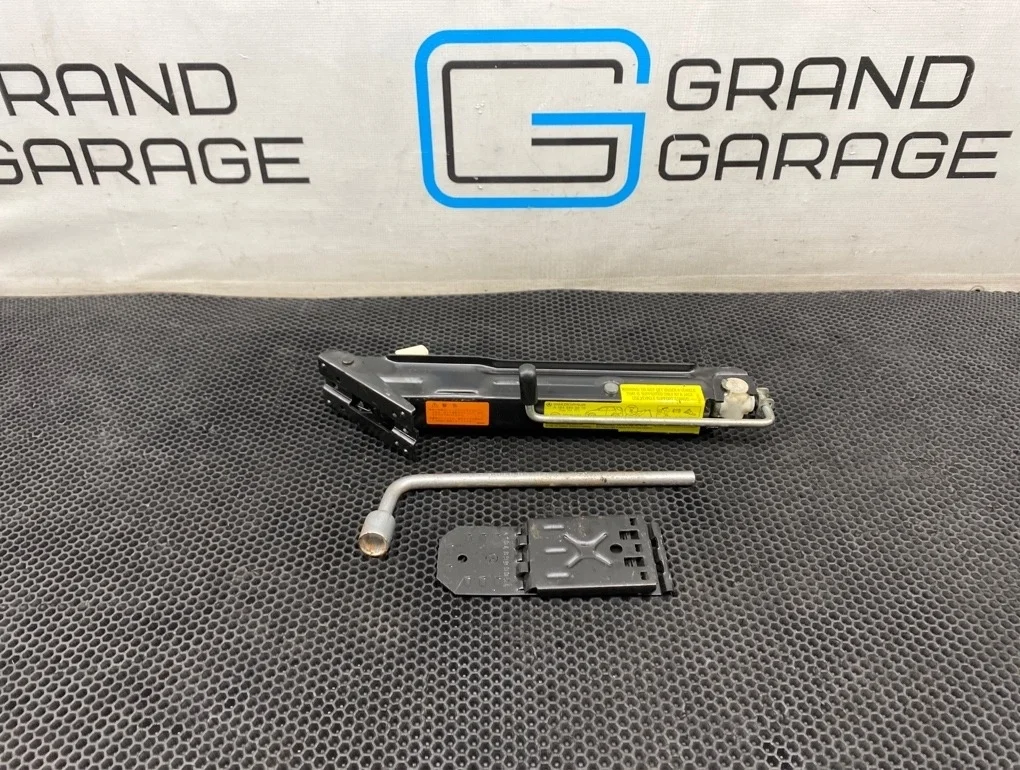 Набор инструментов Mercedes-Benz R-Class 2007 A1645800018 W251 272.967 3.5