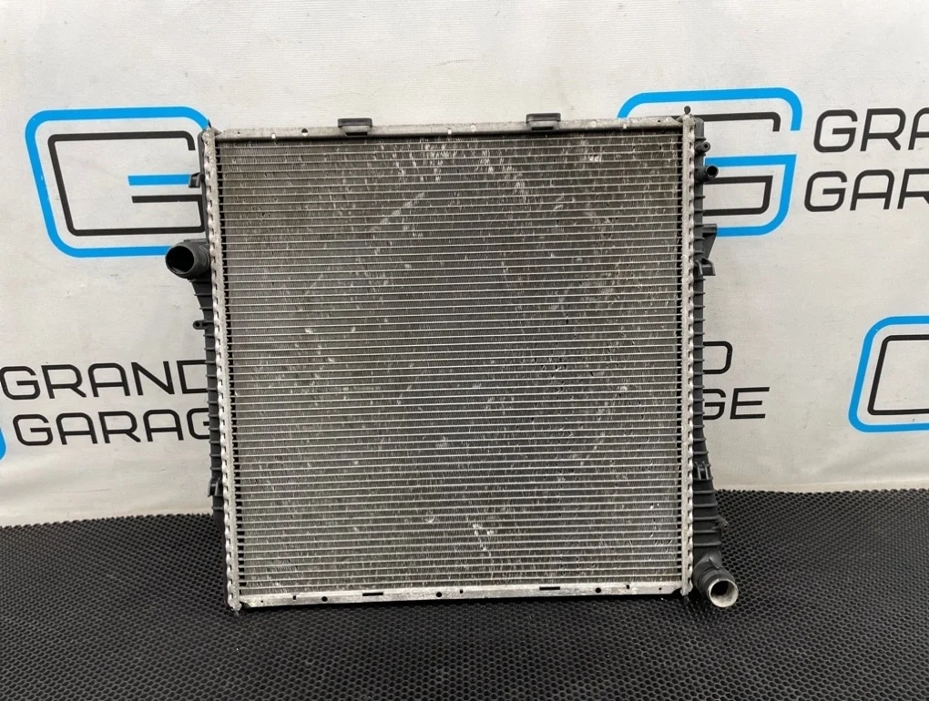 Радиатор охлаждения Bmw X5 2005 17107544668 E53 M54B30 3.0