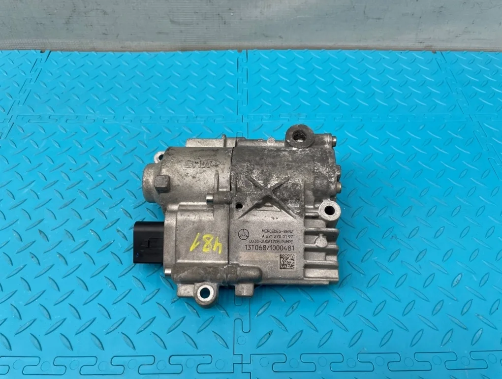 Насос акпп/маслонасос Mercedes-Benz C-Class 2013 A2212700197 W204 271.820 1.8