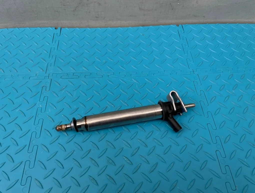 Форсунка топливная Mercedes-Benz B-Class 2012 A2780700687 W246 270.910 1.6