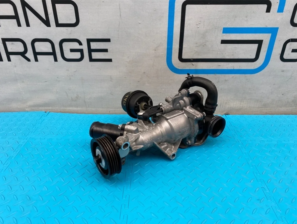 Насос водяной (помпа) Mercedes-Benz Gla-Class 2014 A2702000601 X156 270.920 2.0