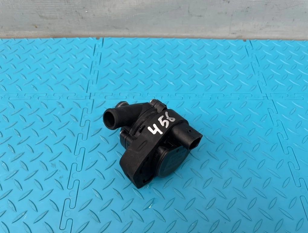 Насос водяной электрический Mercedes-Benz E-Class 2012 A2048350364 W212 276.952 3.5