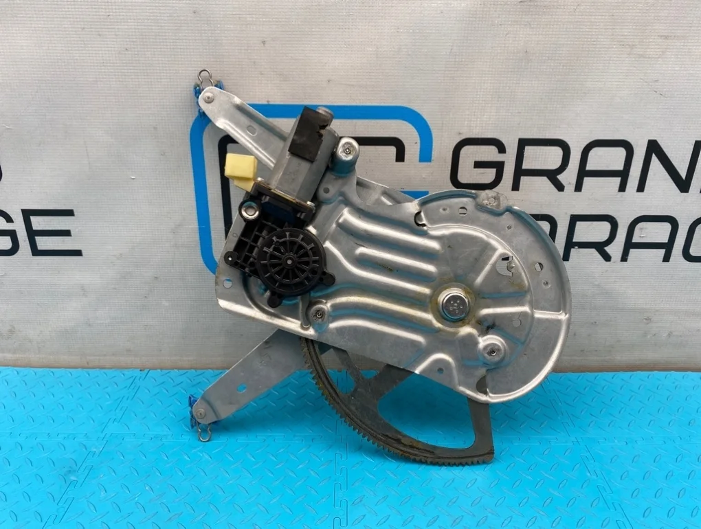 Стеклоподъемник Volvo Xc90 2009 30784576 C B6324S 3.2, передний левый