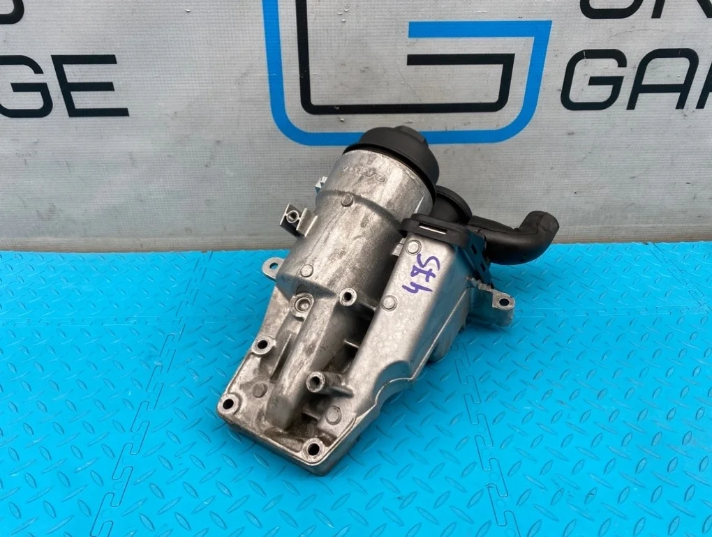 Корпус масляного фильтра Ford Kuga 2011 30788494 CBV HYDB 2.5