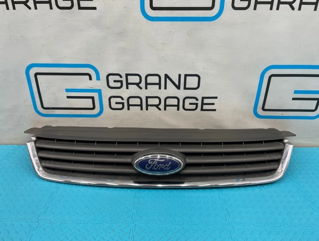 Решетка радиатора Ford Kuga 2011 1515015 CBV HYDB 2.5