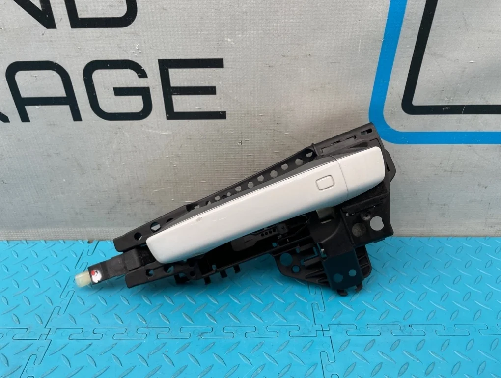 Ручка двери наружная Audi A8 2012 4H0839885 D4 CGWD 3.0, задняя левая