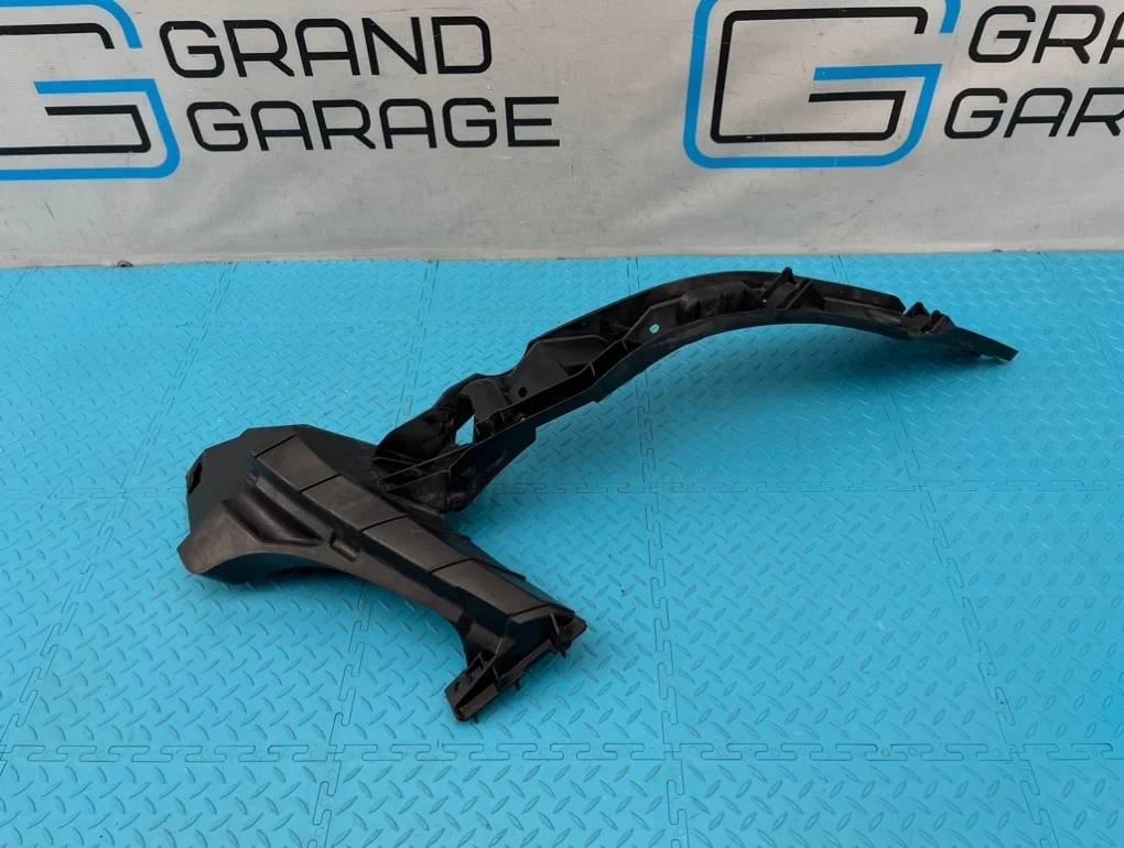 Кронштейн бампера Volkswagen Touareg 2008 7L6807184D 7L6 BHK 3.6, передний правый