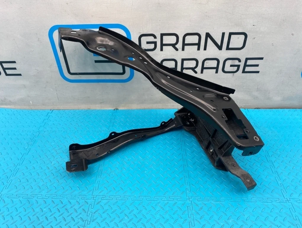 Кронштейн фары Mercedes-Benz E-Class 2013 A2126200291 W212 276.952 3.5, правый