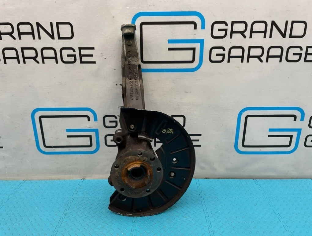 Кулак Audi Q7 2011 7L8407257B 4LB CJTC 3.0, передний левый