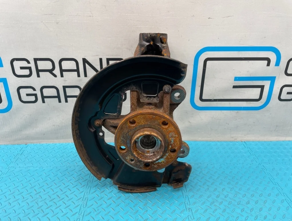 Кулак Volvo Xc70 2009 31451327 BZ B6324S 3.2, передний правый